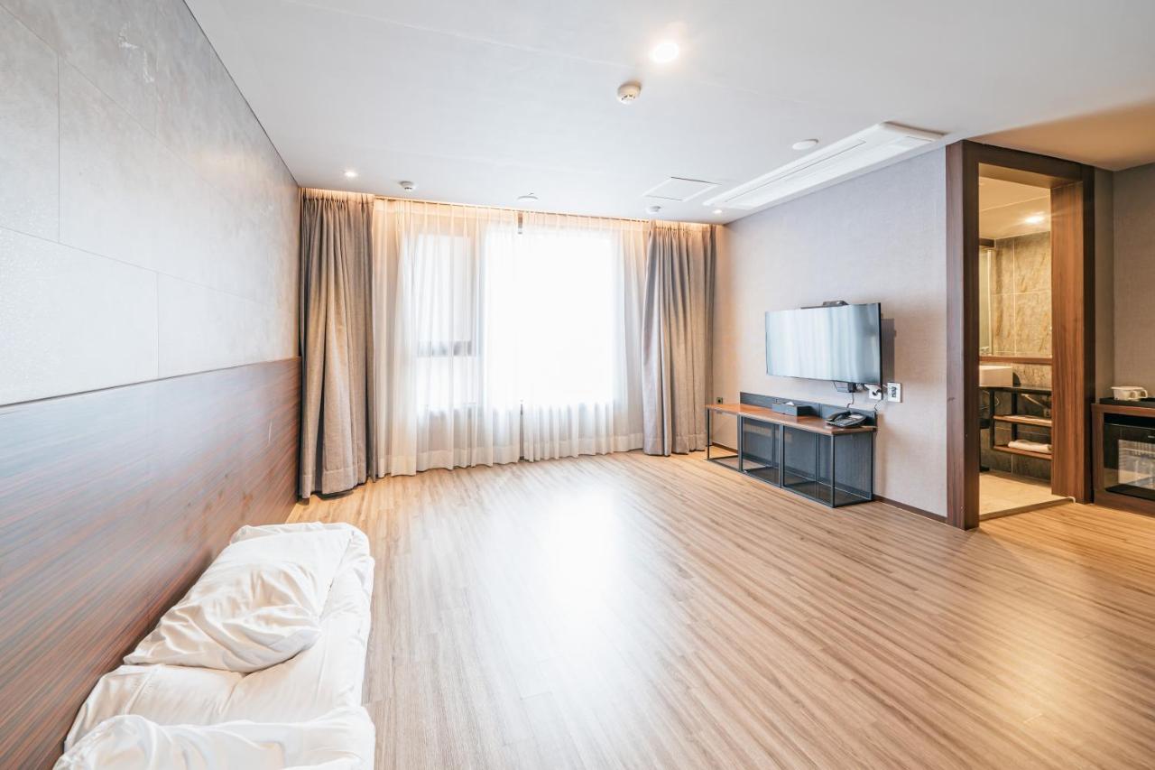 Hotel With City Czedżu Zewnętrze zdjęcie