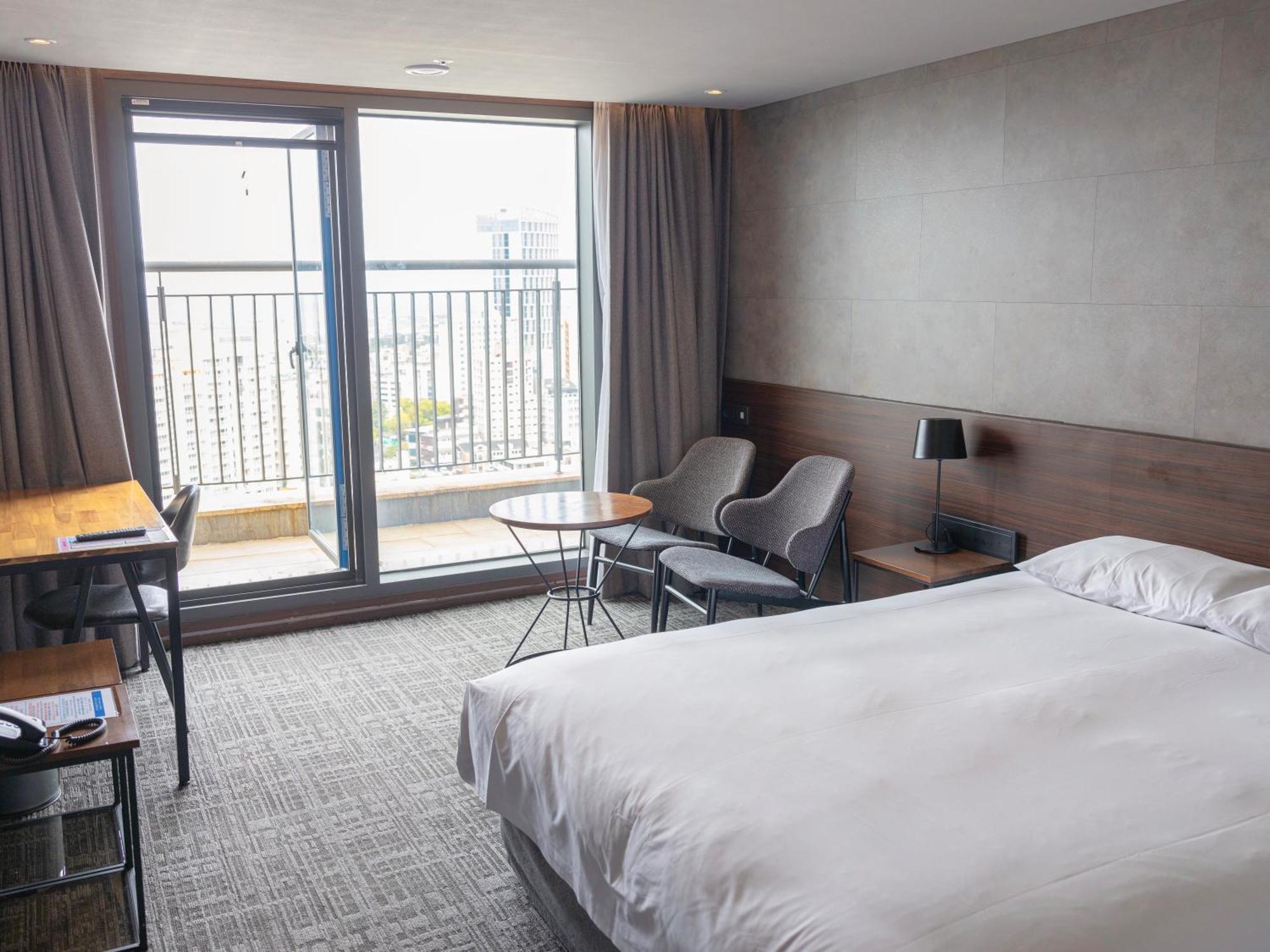 Hotel With City Czedżu Zewnętrze zdjęcie